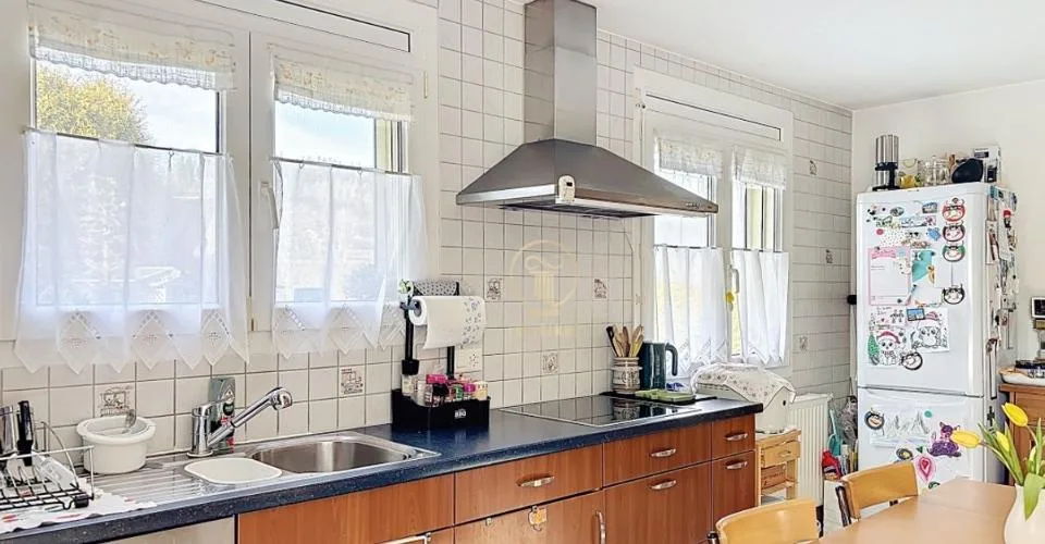 A VUCHERENS - magnifique villa de 6.5 pièces avec jardin