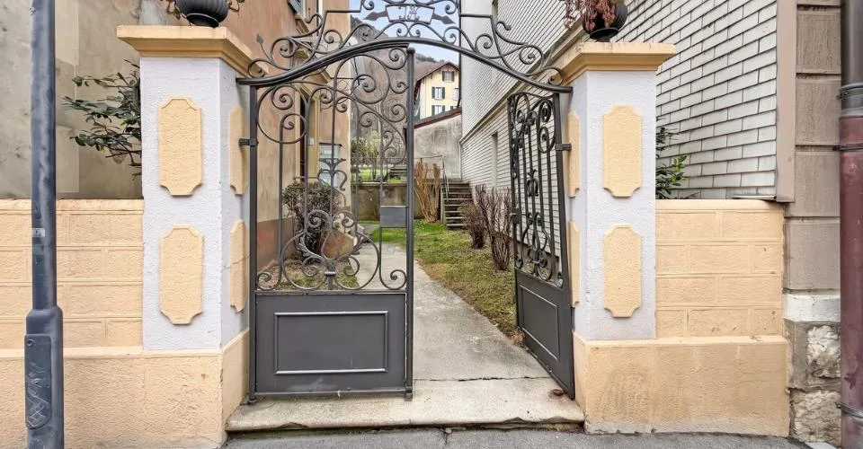 Immeuble à vendre à Vallorbe - 3 appartements de 80 m²