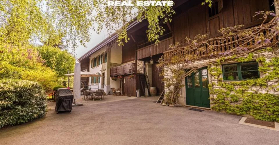 A 10 Km de Lausanne Demeure historique de standing