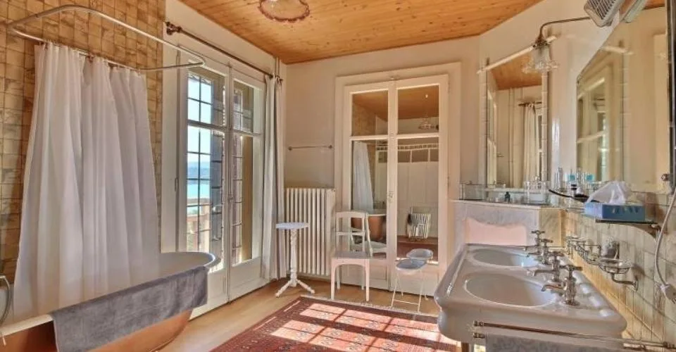 Superbe manoir avec vue sur le lac de Joux