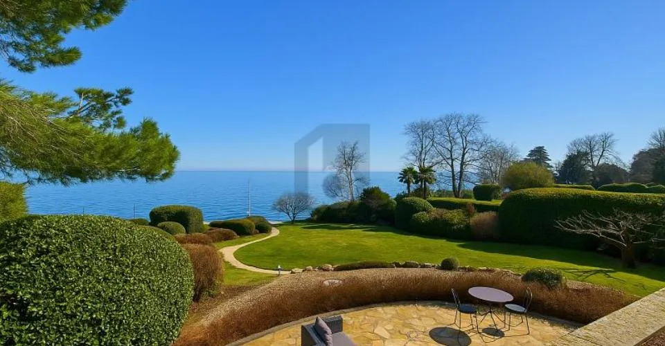 ULTRA EXCLUSIVE AVEC PLAGE ET PONTON PRIVÉS