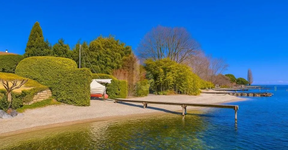 ULTRA EXCLUSIVE AVEC PLAGE ET PONTON PRIVÉS
