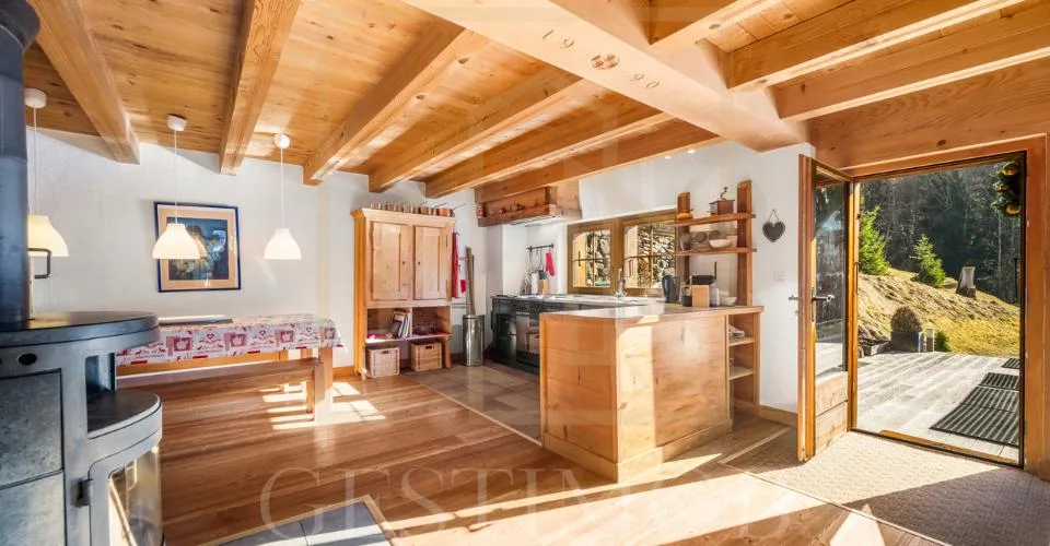 Exclusivité : Magnifique chalet authentique avec potentiel