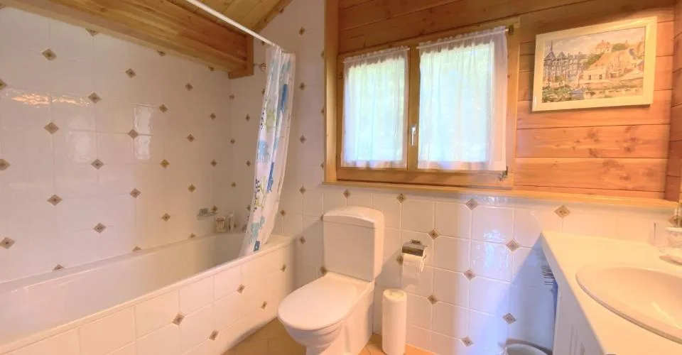 Rare à Crans-Montana : complexe de deux chalets réunis par un immense espace de 380 m2 à vendre sur 4 parcelles constructibles !