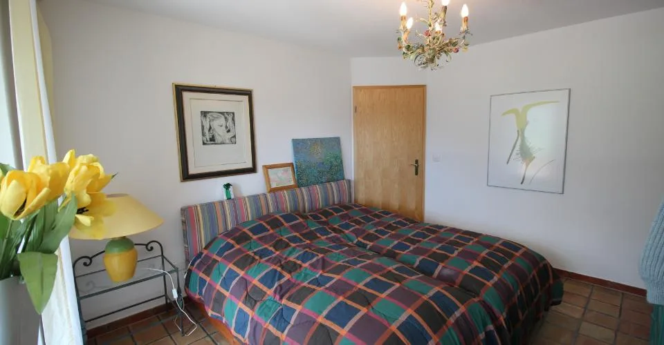 3.5-11, Appartement mansardé de 3.5 pièces de style campagnard avec galerie et belle vue