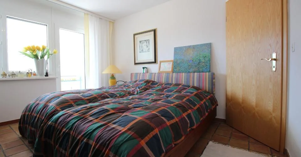 3.5-11, Appartement mansardé de 3.5 pièces de style campagnard avec galerie et belle vue
