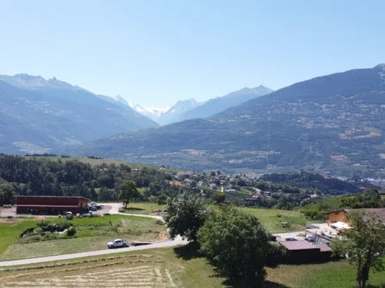 Savièse, attique contemporain de 3.5 pièces de 81 m2 avec terrasse panoramique de 36 m2