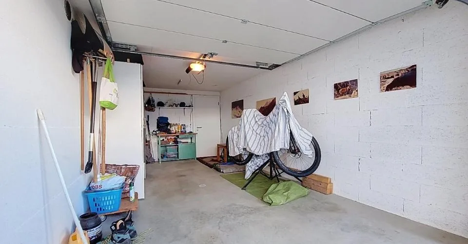 Savièse, attique contemporain de 3.5 pièces de 81 m2 avec terrasse panoramique de 36 m2
