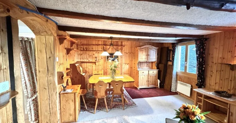 Charmant chalet indépendant à l'entrée de Crans à fort potentiel de rénovation