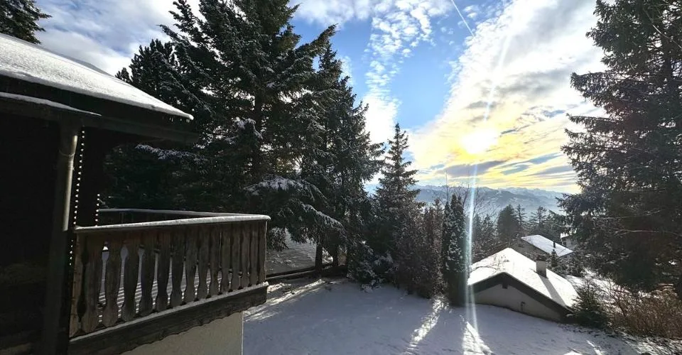 Charmant chalet indépendant à l'entrée de Crans à fort potentiel de rénovation