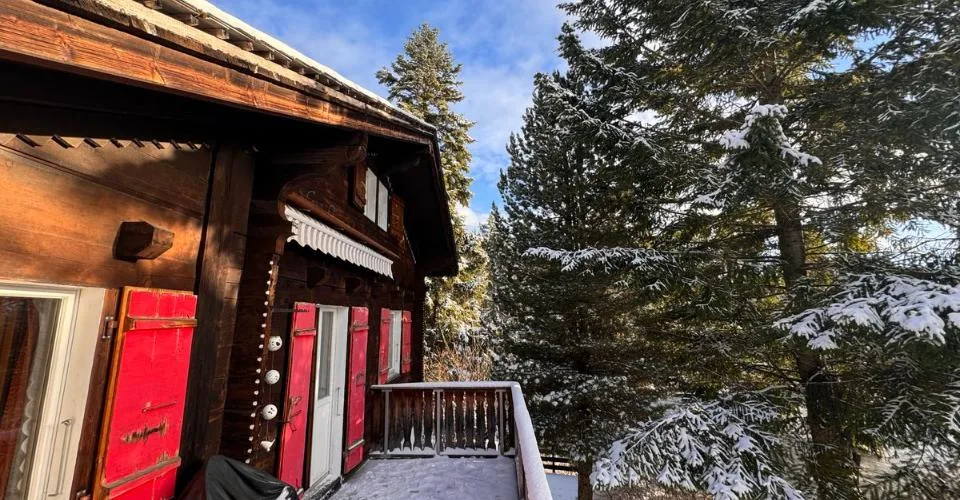Charmant chalet indépendant à l'entrée de Crans à fort potentiel de rénovation