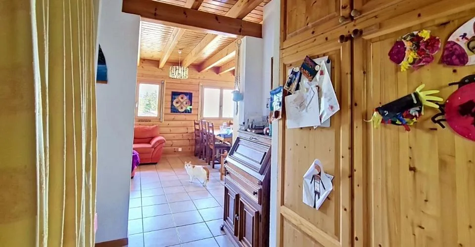 Arbaz, chalet de 5.5 pièces de 175 m2 avec garage et places de parc