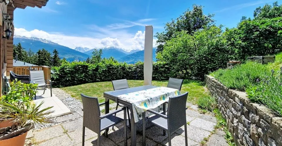 Arbaz, chalet de 5.5 pièces de 175 m2 avec garage et places de parc