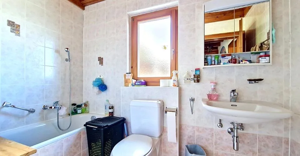 Arbaz, chalet de 5.5 pièces de 175 m2 avec garage et places de parc