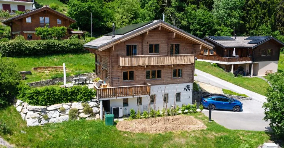 Arbaz, chalet de 5.5 pièces de 175 m2 avec garage et places de parc