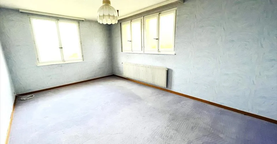 Offre unique! Spacieuse maison à rénover - 2 Appartements triplex de 6.5 pièces - Vue extraordinaire - Lieu calme