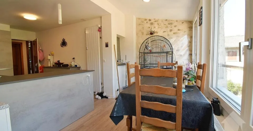 Immeuble de 3 ou 4 appartements avec une grange et un garage inclus !