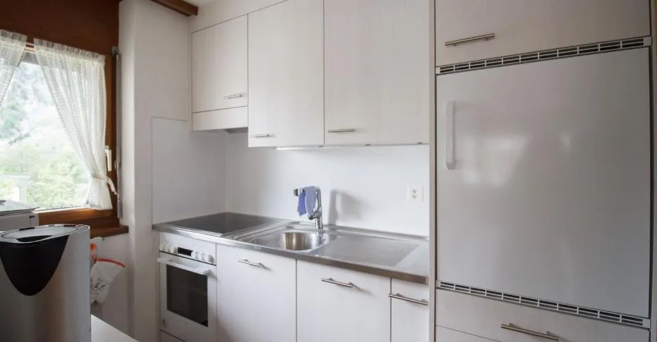 Appartementhaus 2.5-10 très bel appartement de 2.5 pièces avec balcon sud et ouest