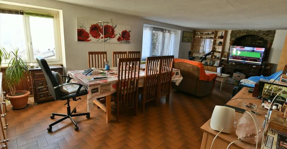 A saisir à Chamoson/VS, propriété composée de 3.5 parcelles, 1 maison et 1 grange