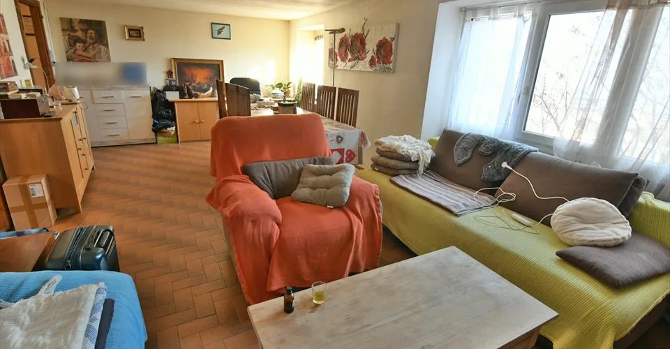 A saisir à Chamoson/VS, propriété composée de 3.5 parcelles, 1 maison et 1 grange