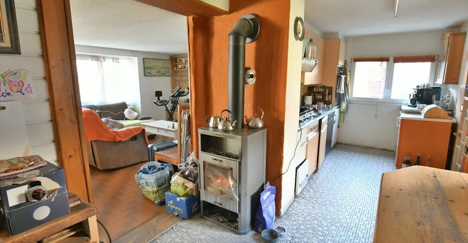 A saisir à Chamoson/VS, propriété composée de 3.5 parcelles, 1 maison et 1 grange