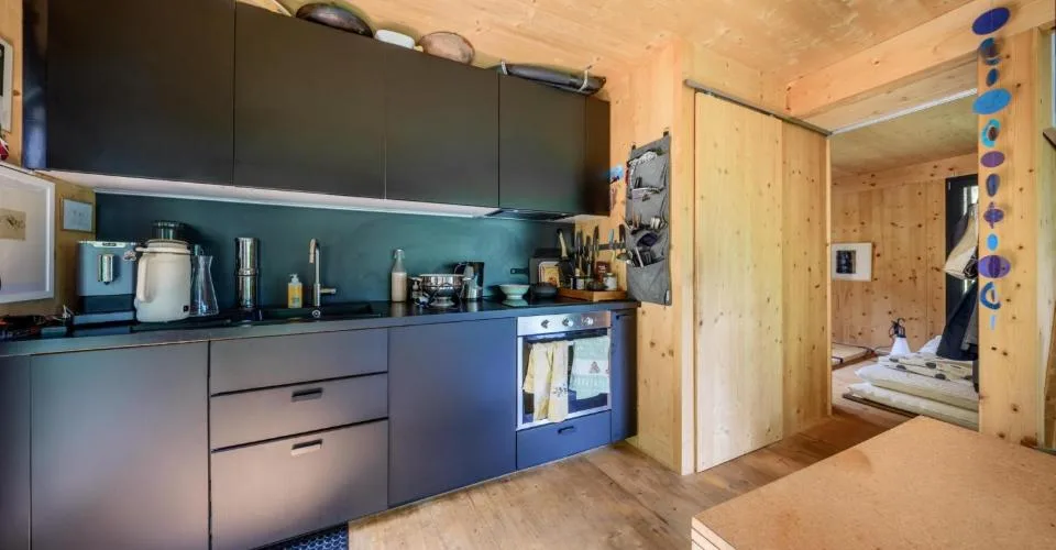 Deux maisons d'architecte dans un écrin naturel préservé à Ayent