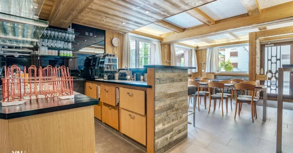 Opportunité d'investissement au cœur de la vallée de Saas - hôtel ou résidences secondaires agréées à Saas-Grund