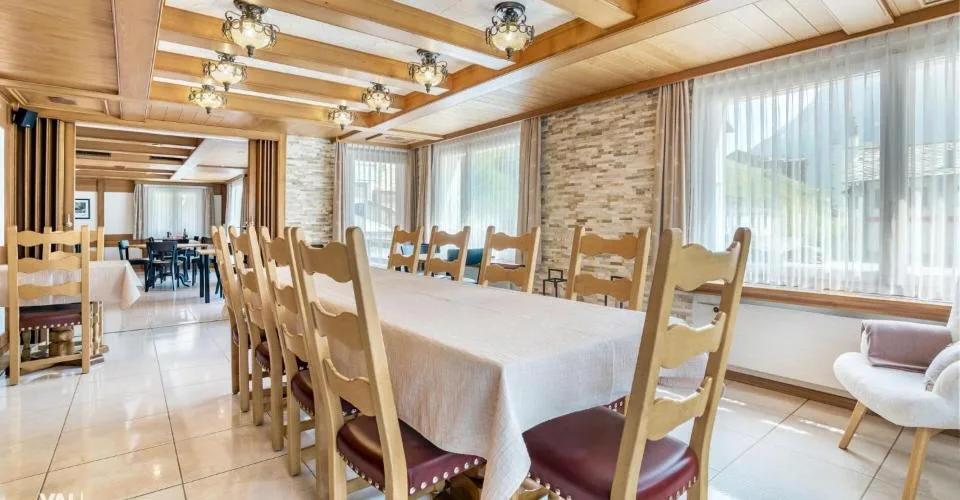 Opportunité d'investissement au cœur de la vallée de Saas - hôtel ou résidences secondaires agréées à Saas-Grund