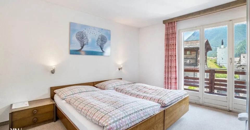 Opportunité d'investissement au cœur de la vallée de Saas - hôtel ou résidences secondaires agréées à Saas-Grund