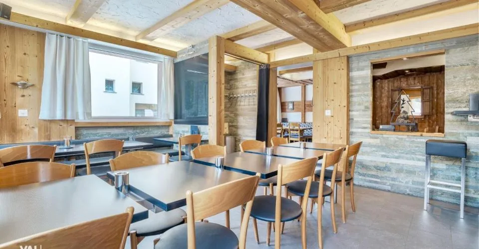 Opportunité d'investissement au cœur de la vallée de Saas - hôtel ou résidences secondaires agréées à Saas-Grund