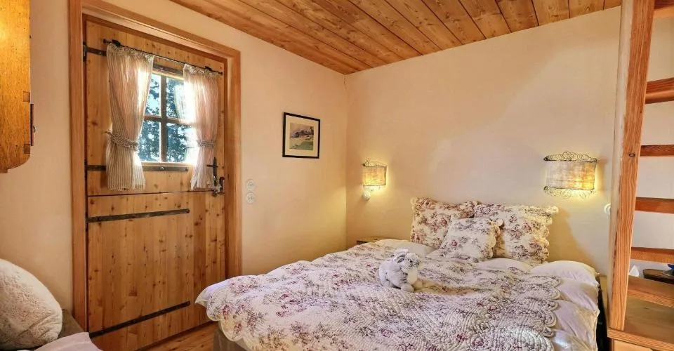 A VENDRE CHALET DE 3 PIECES AUX MAYENS DE SARREYER – Foto 7 von 13