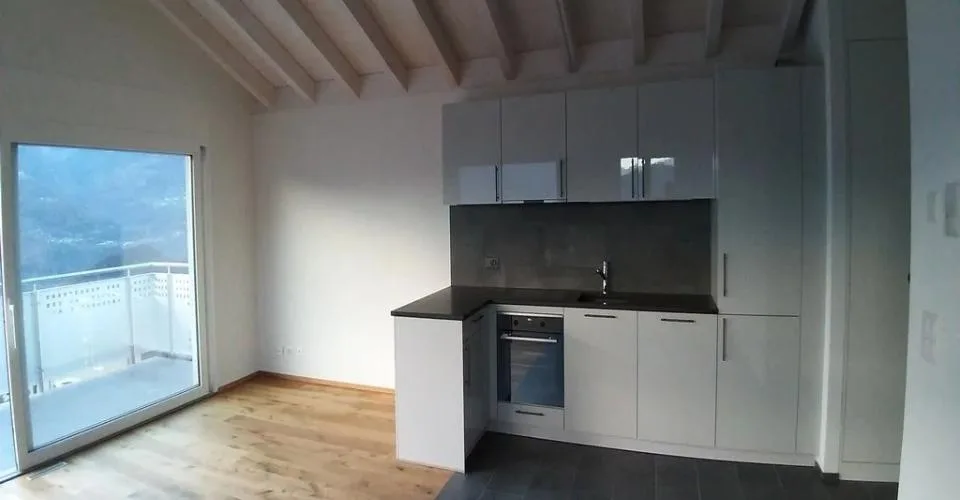 Magnifique attique de 2½ pièces avec vue panoramique exceptionnelle