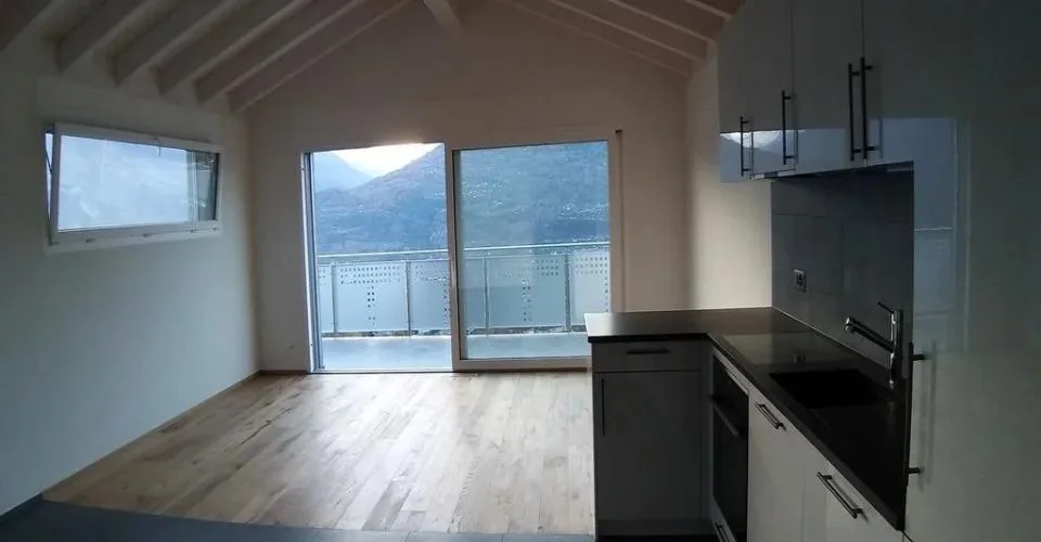Magnifique attique de 2½ pièces avec vue panoramique exceptionnelle