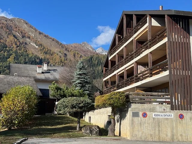 Appartement de 4.5 pièces d’environ 70 m2, avec une superbe terrasse d'environ 40 m2.