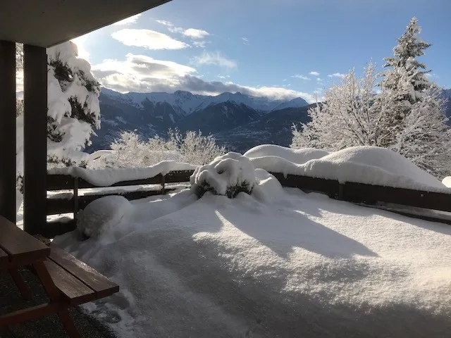 Appartement de 4.5 pièces d’environ 70 m2, avec une superbe terrasse d'environ 40 m2.