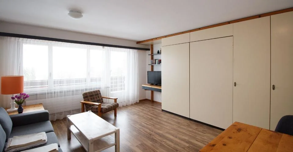 Studio 1.5-03, appartement 1,5 pièce de haute qualité avec balcon et vue imprenable en centre-ville