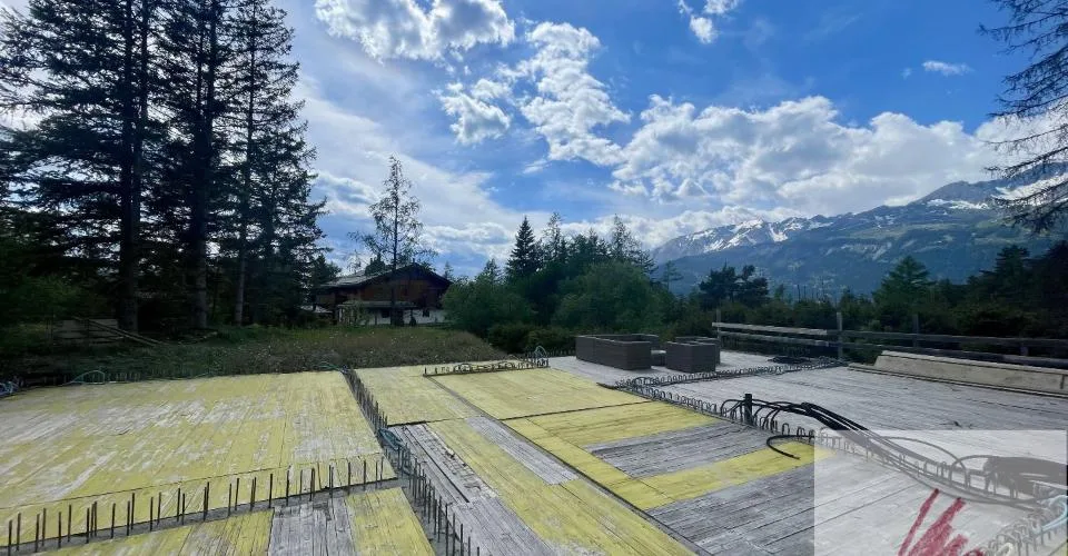 Magnifique opportunité dans un quartier résidentiel bucolique projet d'agrandissement d'un luxueux chalet entre Lens et Crans