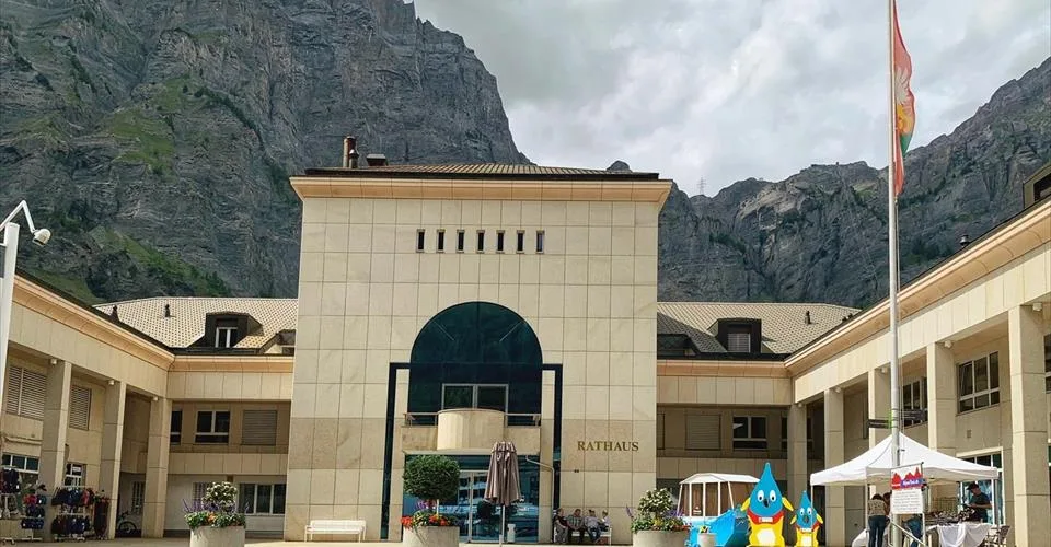 Immeuble MAIRIE, Appartement mansardé de 4,5 pièces Appartement mansardé de 2,5 pièces au centre, lumineux et luxueux, situation calme