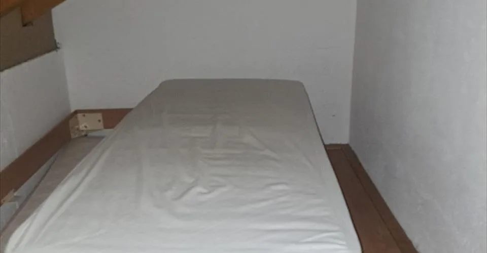 Immeuble MAIRIE, Appartement mansardé de 4,5 pièces Appartement mansardé de 2,5 pièces au centre, lumineux et luxueux, situation calme
