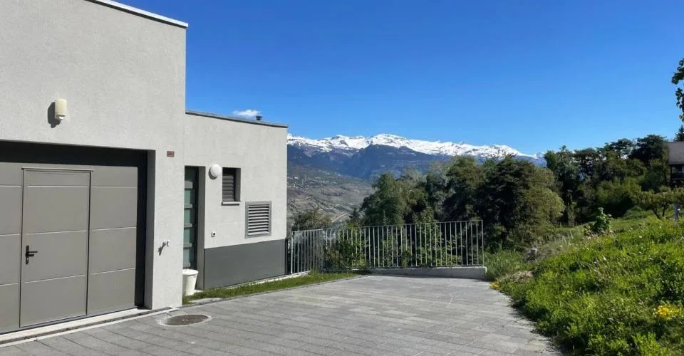 En exclusivité ! Villa contemporaine de haut standing sur le coteau de Sion
