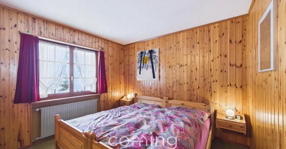 Vivre aujourd'hui, construire demain - Chalet avec réserve de terrain constructible de 1'800 m² à Bürchen, ensoleillé