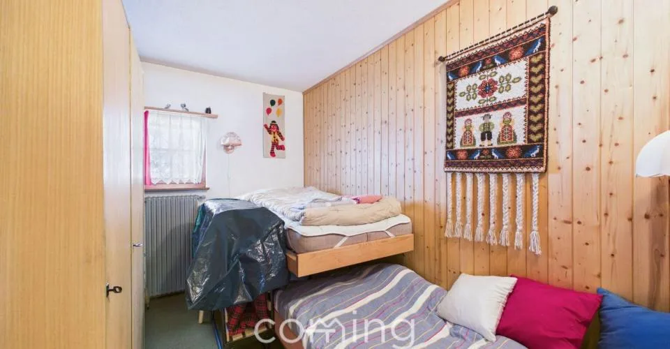 Vivre aujourd'hui, construire demain - Chalet avec réserve de terrain constructible de 1'800 m² à Bürchen, ensoleillé