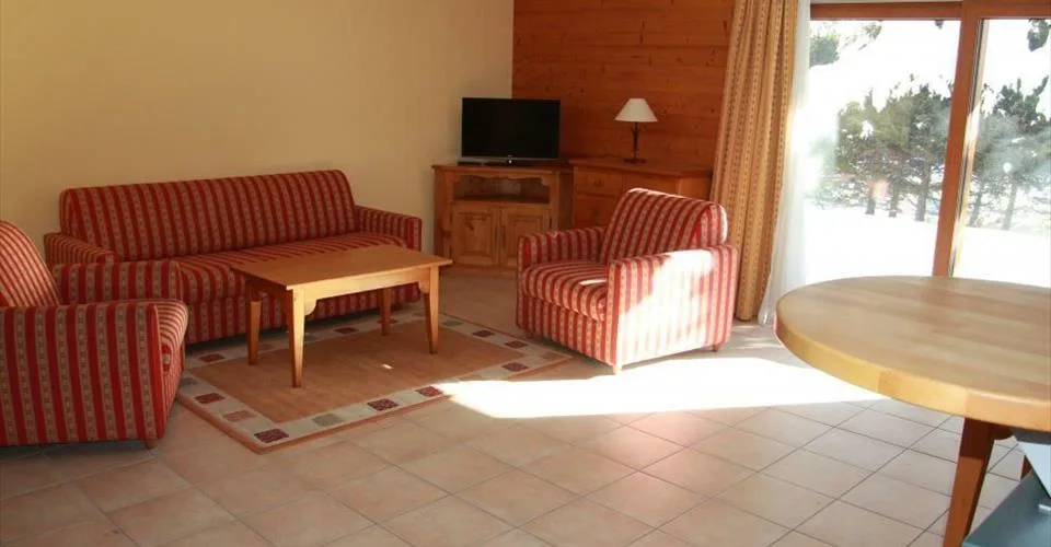 Grand appartement de 3 1-2 pièces de 107 m2 + terrasse-jardin d'env. 60 à 100 m2 + 1 place dans parking souterrain