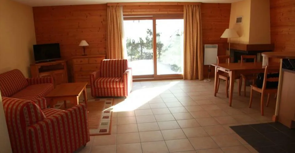 Grand appartement de 3 1-2 pièces de 107 m2 + terrasse-jardin d'env. 60 à 100 m2 + 1 place dans parking souterrain