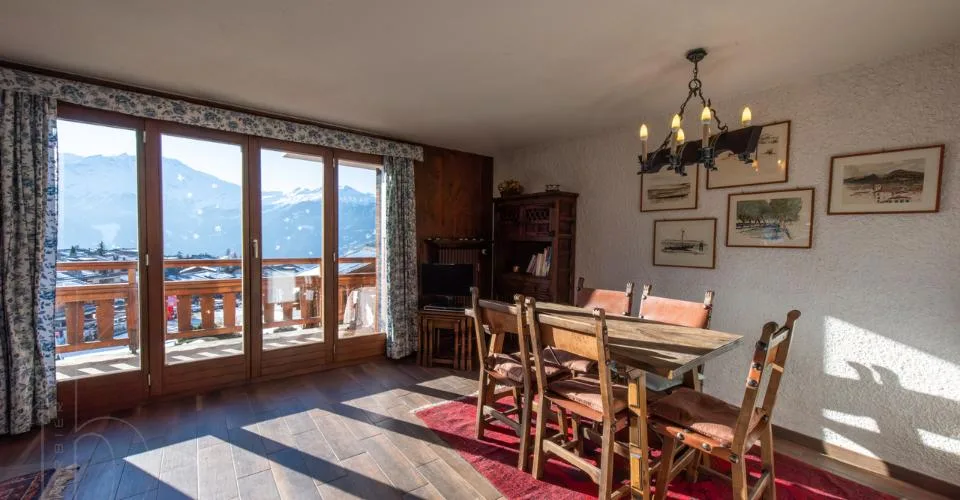 Appartement de 4 pièces avec studio à rénover