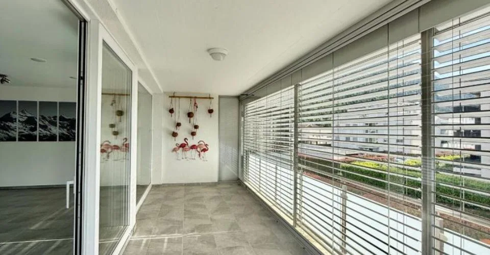 APPARTEMENT LUMINEUX EN TERRASSE DE 5.5 PCS & 148 M2 APROZ