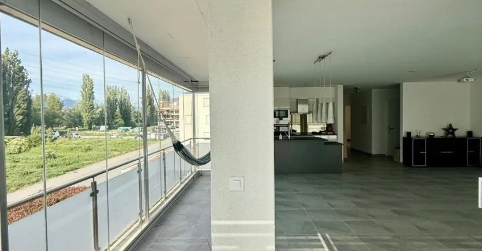 APPARTEMENT LUMINEUX EN TERRASSE DE 5.5 PCS & 148 M2 APROZ