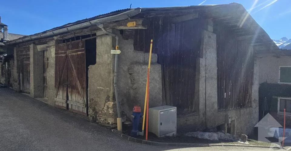 Grange à rénover avec projet de construction