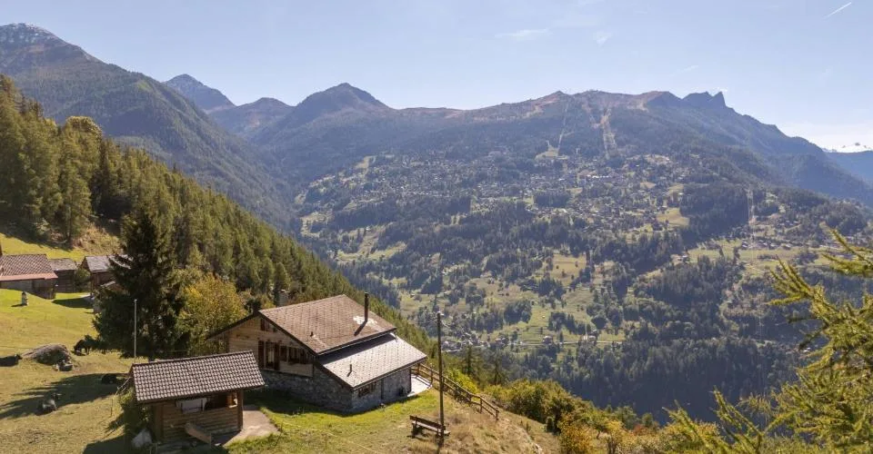 Superbe chalet en bois et pierre profitant d'un emplacement exceptionnel – Foto 4 von 13