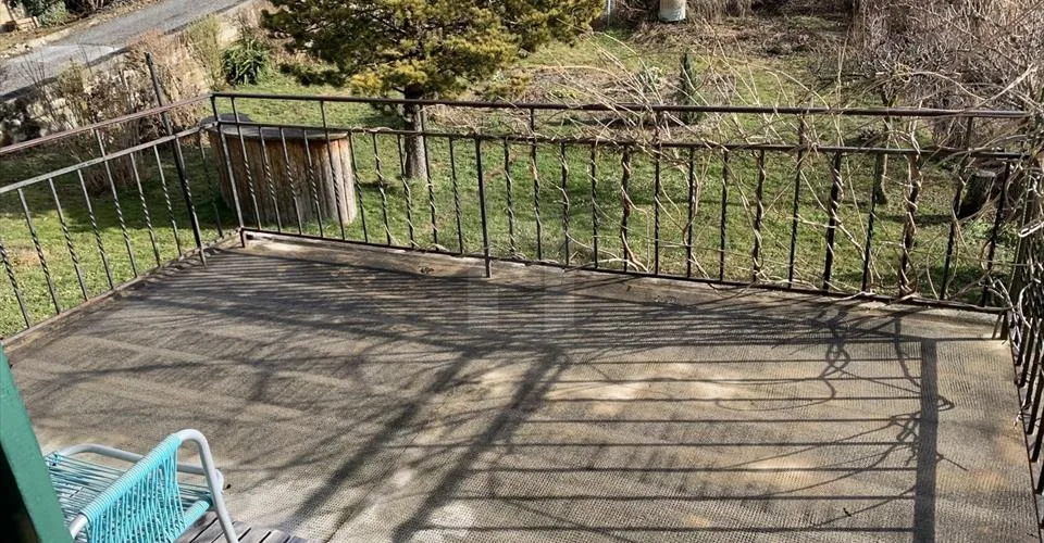 A vendre - Immeuble 2 appartements + grange + garage
